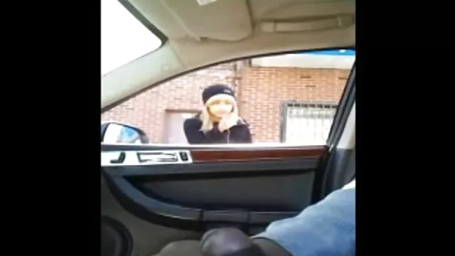 مشت لعنتی شلخته نوجوان گربه خراب در حالی که او جیغ کلیپ فیلم های سوپر